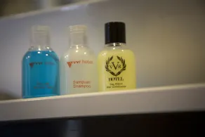 Vvr Hotel - Image 4