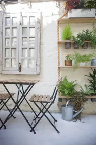 The Courtyard Apartment - Image 4