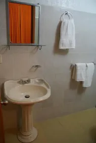 Residencia Los Angeles B&B - Image 5