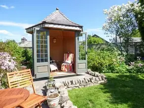High House - Image 3