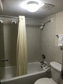 Vista Inn & Suites Tampa - Image 4