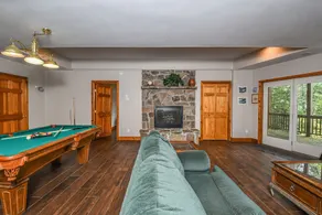 American Dream- 5 bedroom dog-friendly with hot tub, pool table and more! - Image 5