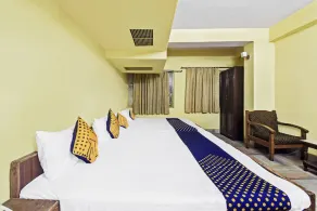 Hotel Sarfaraz Palace by OYO Rooms - Image 2