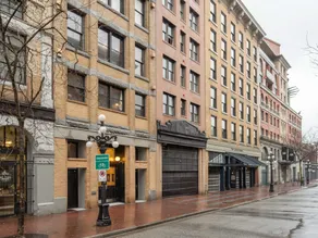 Sterling Suites - Gastown - Image 5