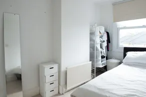 Cosy Two Storey 1 Bedroom Flat in Battersea - Image 4