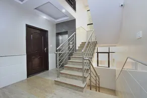 OYO 10136 Hotel Central Suites - Image 3