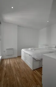 Stunning & Spacious 2BR Apartment in Mediacityuk - Image 5