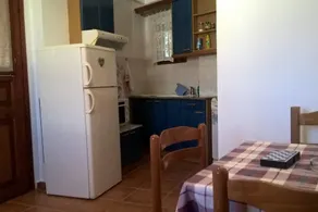 Akti Miaouli Holiday Home - Image 2