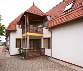 Klaudia Apartments - Image 5
