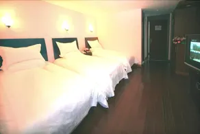 Shijia Inn On The Bund - Image 5