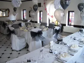 Fownes Hotel - Image 2
