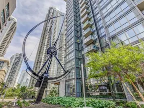 Stylish Condo by CN Tower - Image 4