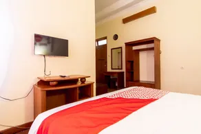 OYO 1030 Hotel Bumi Asih - Image 4