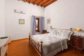 Castle Villa Old Town - Image 3