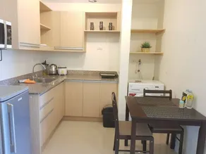 Grand Residences Unit 12N by Comfyrooms - Image 3