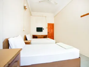 SPOT ON 89626 Hotel Dinar - Image 2