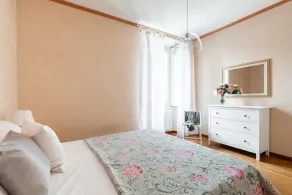 Elisabeth in Villa with Private Parking - Image 3