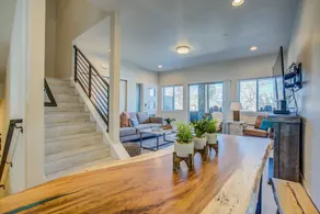 4BR Mnt Viewsmodern Urbanityrooftop Patio - Image 5