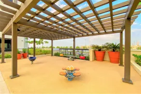 Stunning Seaview in Port De La Mer Jumeirah - Image 4
