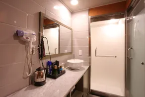 A7 HOTEL - Image 4