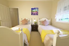 Heathcote Holiday FarmStay 5BRM Villa - Image 2