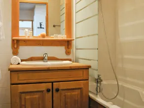 Nice Apartment on the Slopes of the Les Sybelles ski Area - Image 2