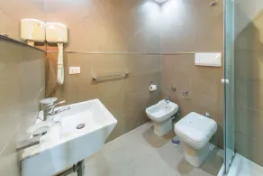 Lamanna's Hotel - Image 3