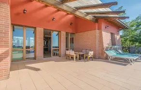 Stunning Home in Rimini -rn- With 4 Bedrooms and Wifi - Image 4