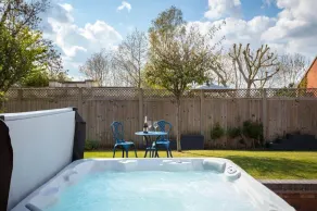 Cotswold Barn Conversion With Private Hot Tub - Image 4