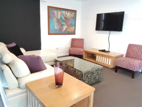 Beau Monde Apartments Newcastle - Worth Place Apartment - Image 5
