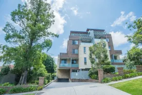 Designed Home of Ultimate Convenience In Gordon - Image 4
