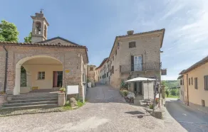 Amazing Home in Castagnole Delle Lanze With 2 Bedrooms and Wifi - Image 4