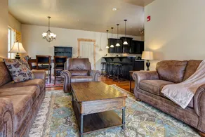 2BR 2BA Spacious Park City Townhouse by RedAwning - Image 2