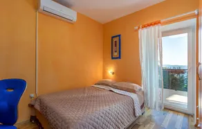 Awesome Home in Kostrena With 4 Bedrooms, Wifi and Outdoor Swimming Pool - Image 4