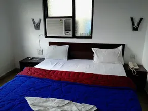 Hotel Navneet Grand - Image 3