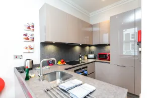 Earl's Court Ongar Road Apartments - Image 5