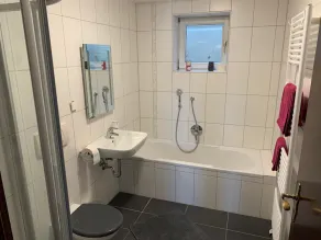 Apartment Schmuck - Image 3