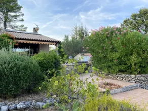 Villa de 5 chambres avec piscine privee jardin clos et wifi a Entrecasteaux - Image 2