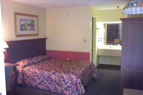 Crosby's Motor Inn - Image 4