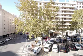 Quiet apt downtown with airco and a balcony - Image 4