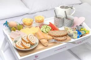 Top Location Economy Studio - Image 3