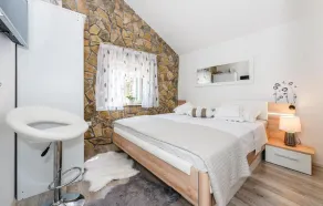 Lovely Home In Drnis With Sauna - Image 5