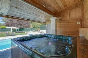 Villa de 3 chambres avec piscine privee jacuzzi et jardin amenage a Oppede - Image 2