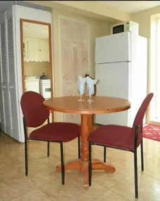 Emerald Ridge Guest House - Image 5