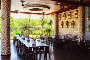 Hotel Charan Kamal - Image 3