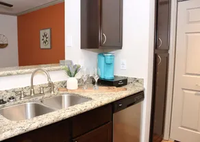 Galleria Queen Boho Chic Suite - Image 3