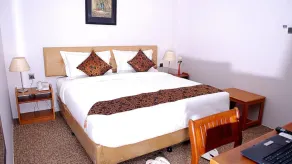 Holiday Hotel Yangon - Image 3