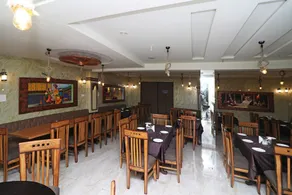 Chirag Pankaj Residency by OYO Rooms - Image 5