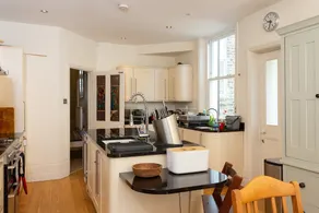 4 Bedroom Home In South London - Image 3