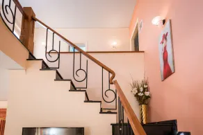 Steps to the Beach Spacious Home, with Parking - Image 3